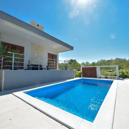 Arbo By Interhome