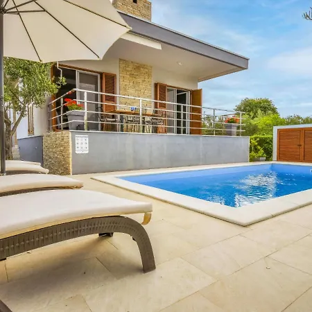 בית נופש Arbo By Interhome ביבינייה