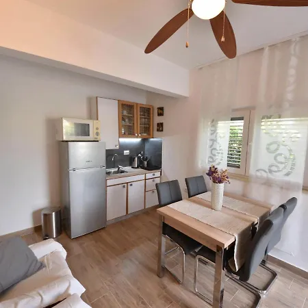 Arbo By Interhome