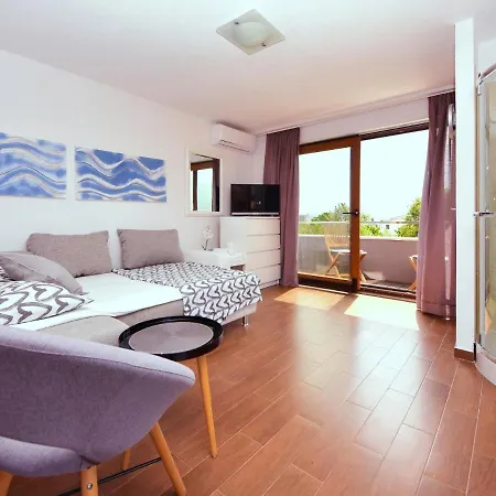 Arbo By Interhome * Bibinje