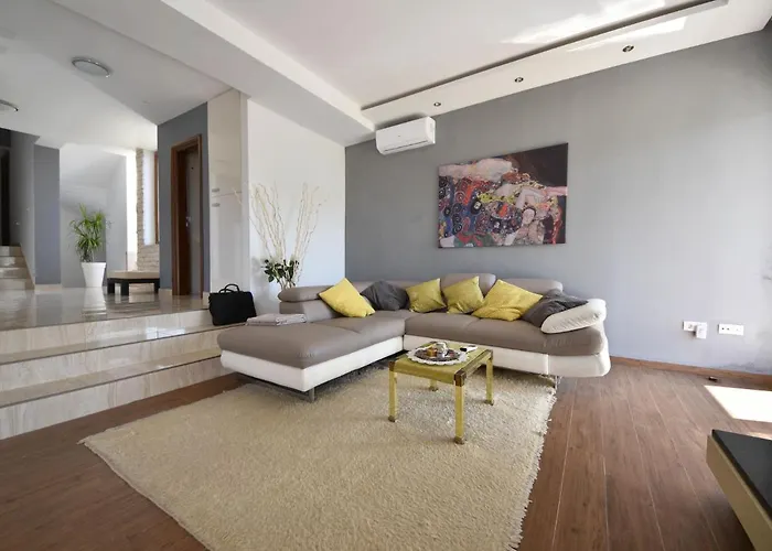Arbo By Interhome Bibinje